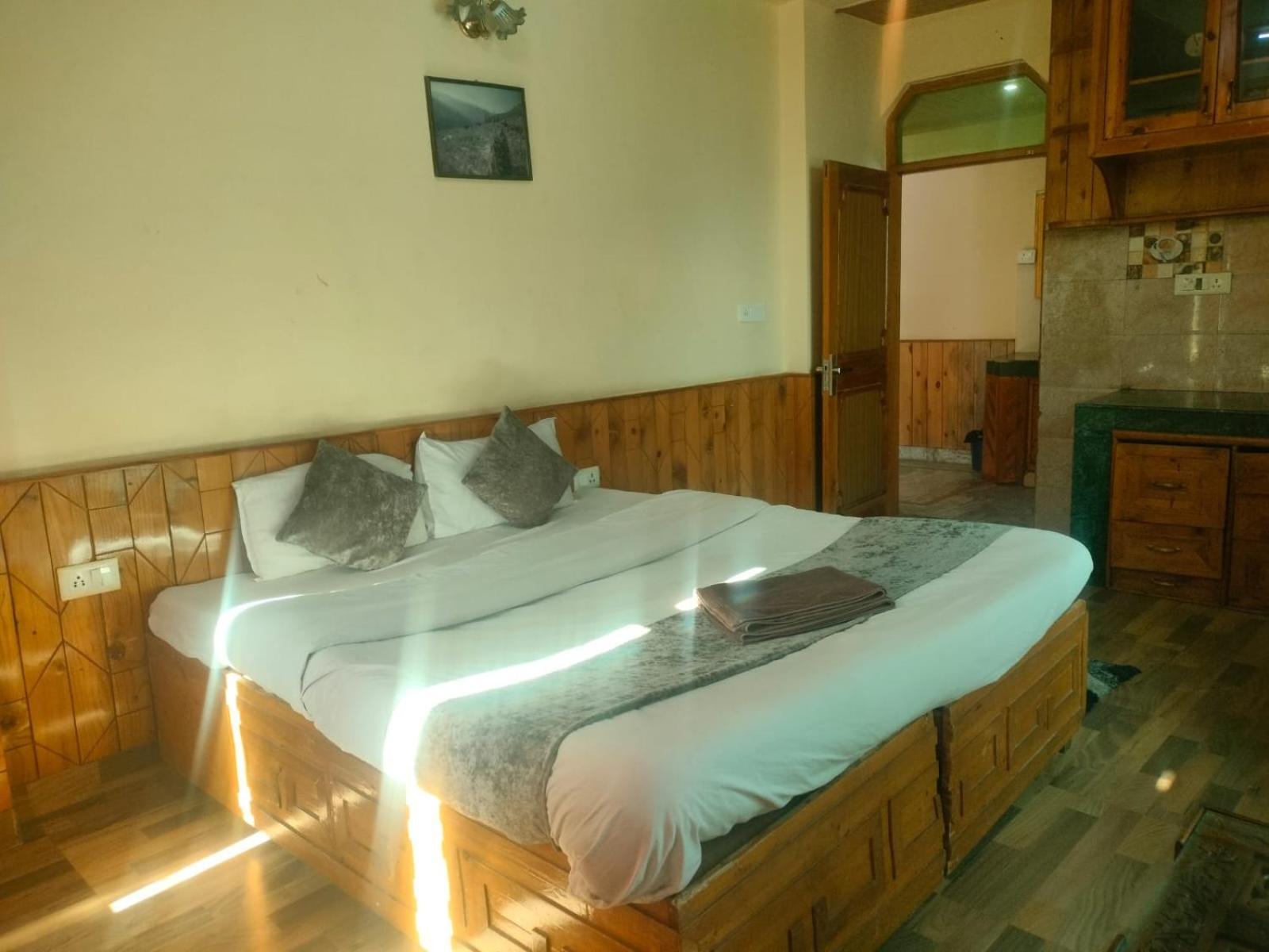 Govind Royal Stay Manali  Ngoại thất bức ảnh