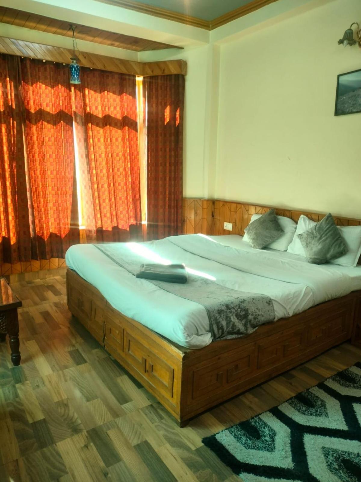 Govind Royal Stay Manali  Ngoại thất bức ảnh